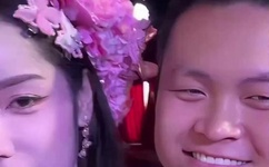 老人猛得挺进莹莹身体视频